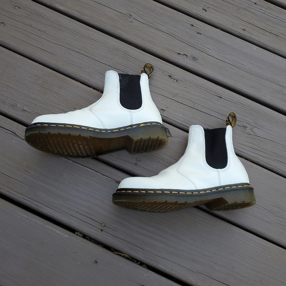Dr Martens 2976 Yellow Stitch White Smooth Leather Elastic Slip-on Chelsea Boots - Picture 4 of 9